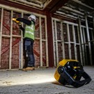 Dewalt DCL077 12-18V kompakt LED arbeidslys (kun kropp, uten batteri og lader) thumbnail