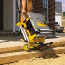 Dewalt DE7400 trillbart stativ til bordsag levert med monteringsbraketter thumbnail