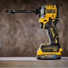 Dewalt DCK2052H1E1T 18V XR Combi drill & slagtrekker Twin Pack (2 x Powerstack-batterier) thumbnail