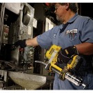 Dewalt DCGG571NK 18V XR batteridrevet fettpresse (kun maskin, uten batteri og lader) thumbnail