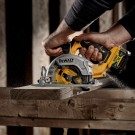 Sjekk prisen! Dewalt DCK318P1D1 12V XR 3-delt sett (1 x 2Ah x 1 x 5Ah batterier) i bæreveske thumbnail