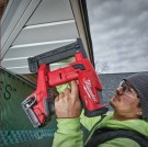 Milwaukee M18 FUEL FNCS18GS-0X børsteløs kompakt krampepistol (kun kropp, uten batteri og lader) levert i HD koffert thumbnail