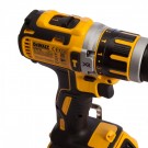 Anbefales! Dewalt DCD795M2 18V XR børsteløs kompakt drillsett (2 x 4AH batterier) thumbnail