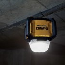 Dewalt DCL074 18V XR LED arbeidsbelyning med Bluetooth funksjon (kun kropp) thumbnail