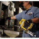 Dewalt DCGG571M1 18V XR batteridrevet fettpresse (1 x 4Ah batt) thumbnail