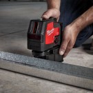 Milwaukee M12 CLLP Grønn selvnivellerende krysslinjelaser med loddpunkt (kun kropp, uten batteri og lader) thumbnail
