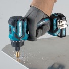 Makita DF032DSAJ 10.8V CXT ULTRA kompakt børsteløs skrudrill (2 x 2,0 Ah batterier) thumbnail