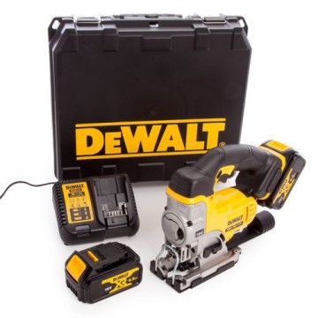 Dewalt DCS331M2 18V XR Li-ion stikksag sett (2 x 4,0 Ah batterier)